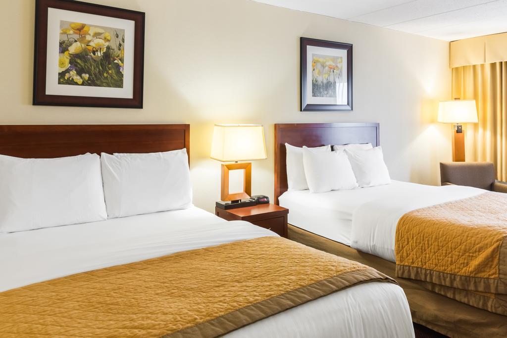Clarion Hotel Somerset - New Brunswick Exterior foto