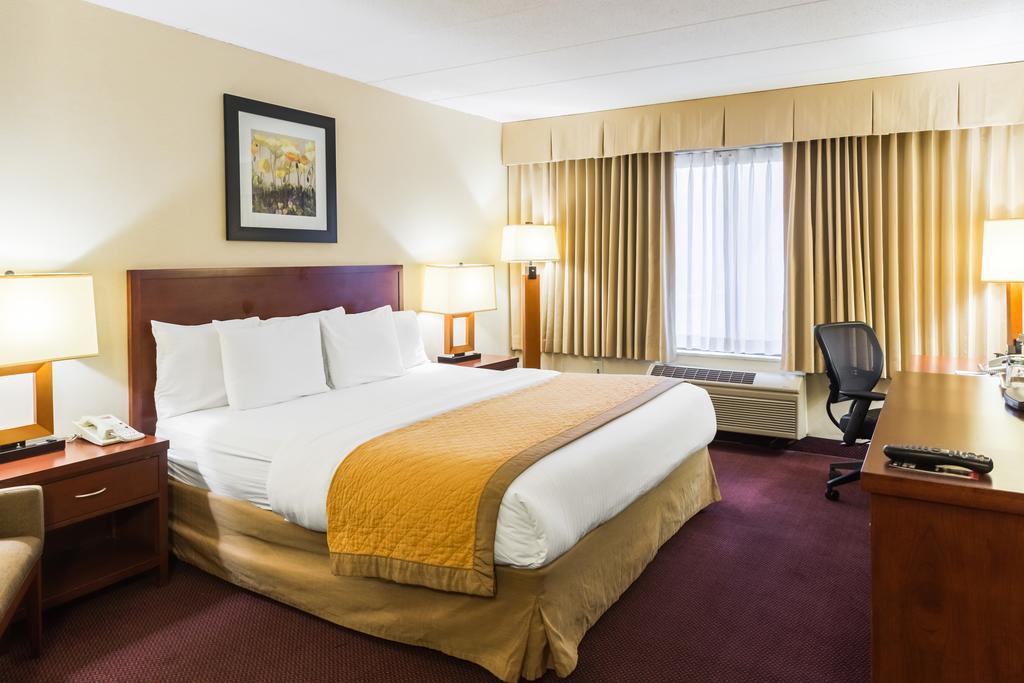 Clarion Hotel Somerset - New Brunswick Exterior foto