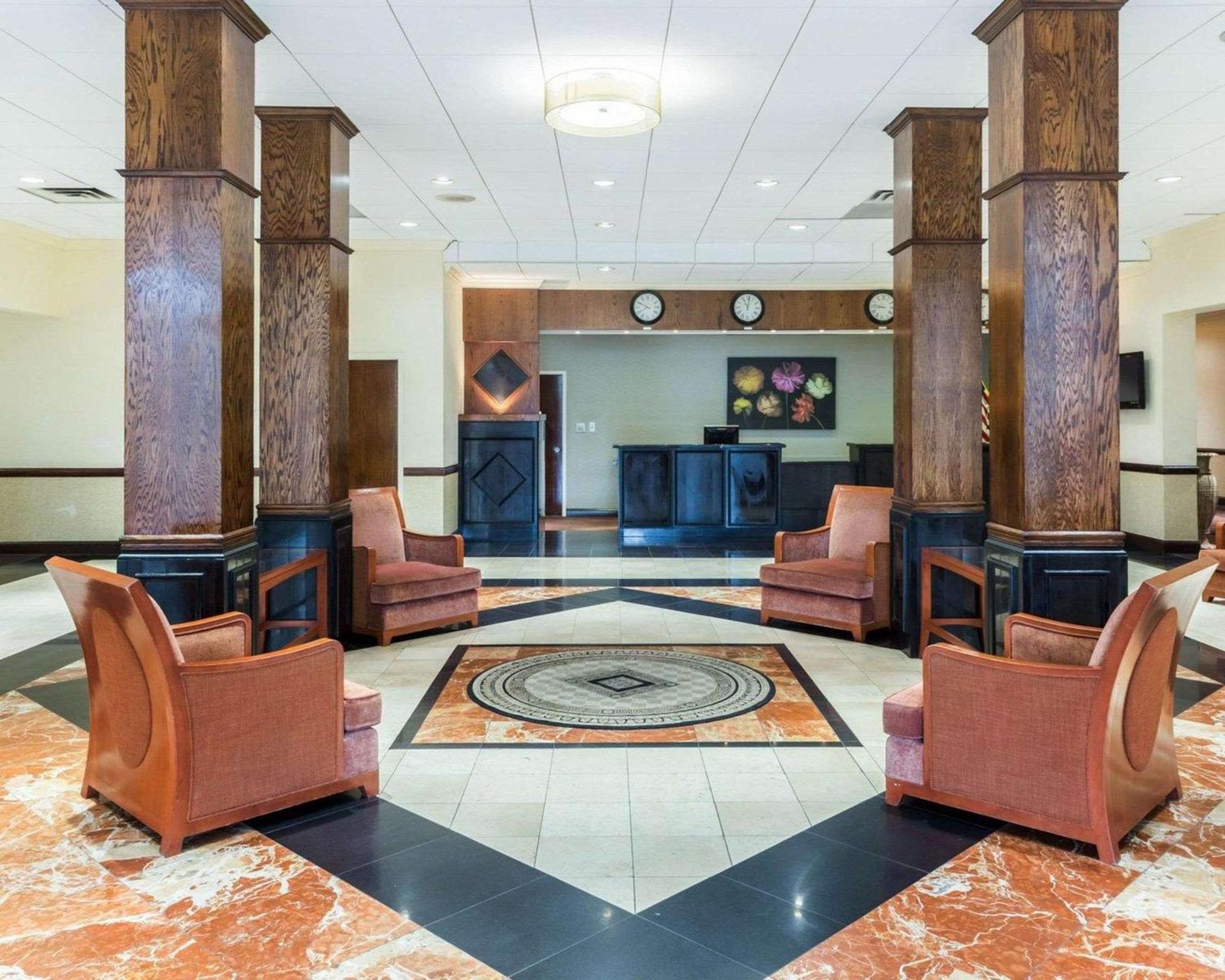 Clarion Hotel Somerset - New Brunswick Exterior foto
