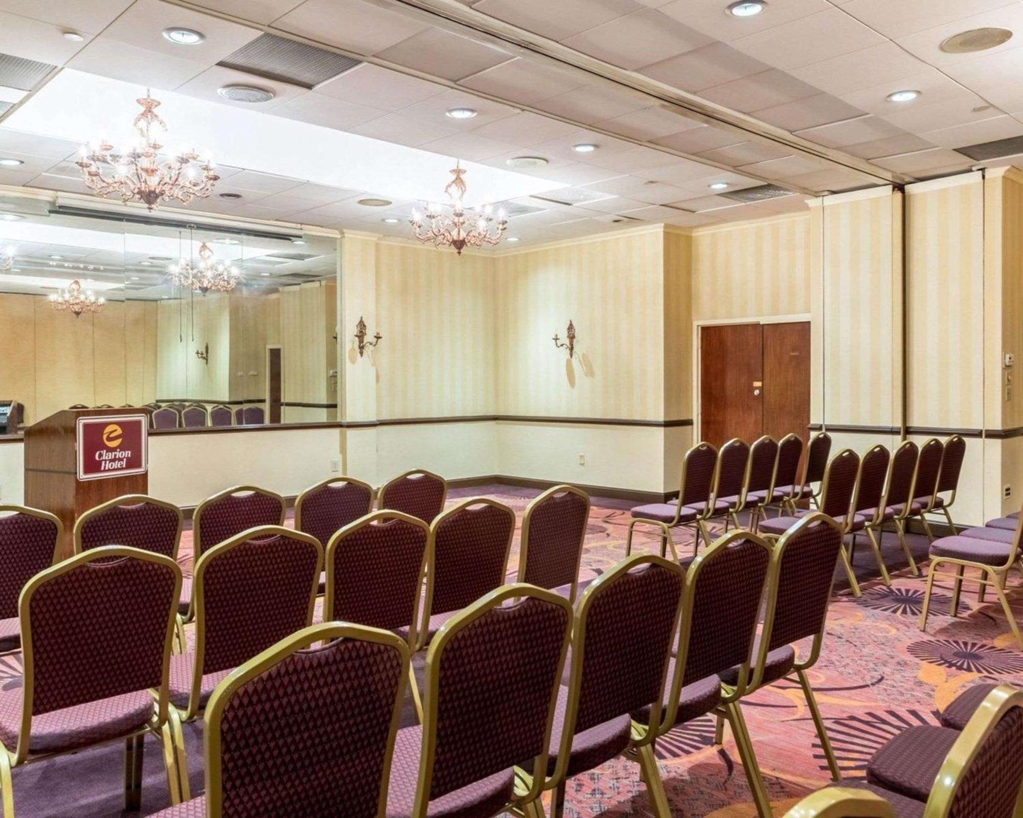 Clarion Hotel Somerset - New Brunswick Exterior foto